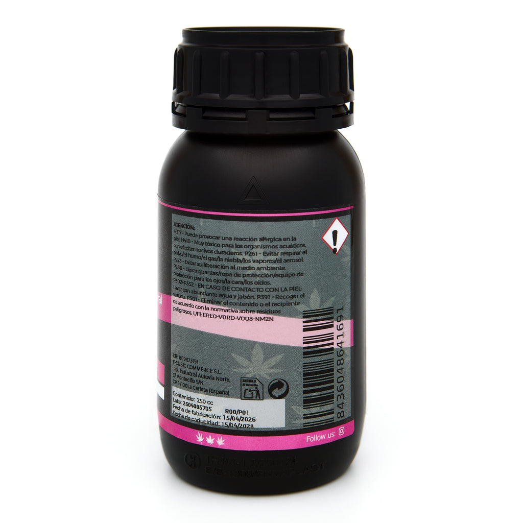 Bote negro de 250 mililitros NCB ESCUDO P - insecticida orgánico marca NatureCanBe – producto insecticida – etiqueta rosa fucsia 