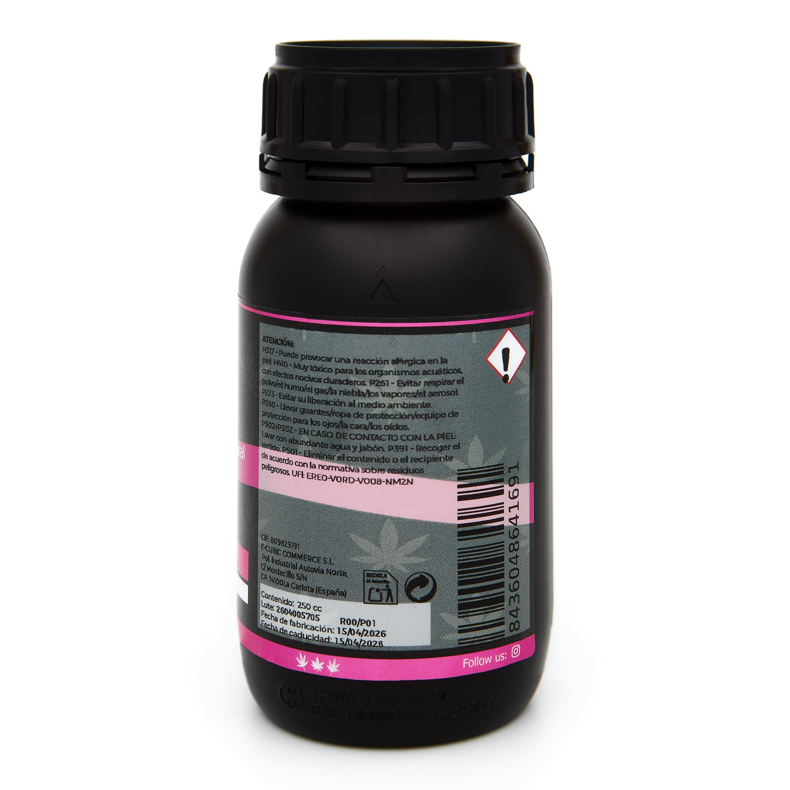 Bote negro de 250 mililitros NCB ESCUDO P - insecticida orgánico marca NatureCanBe – producto insecticida – etiqueta rosa fucsia 